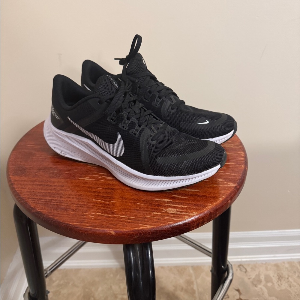 Nike Quest 4 Running Shoes (Size 9)